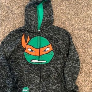 Boys 2 pc ninja turtle outfit.